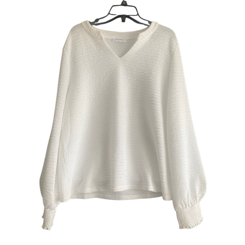 Richstory White Textured V-Neck Top with Smocked Ling Sleeves. Size X-Large